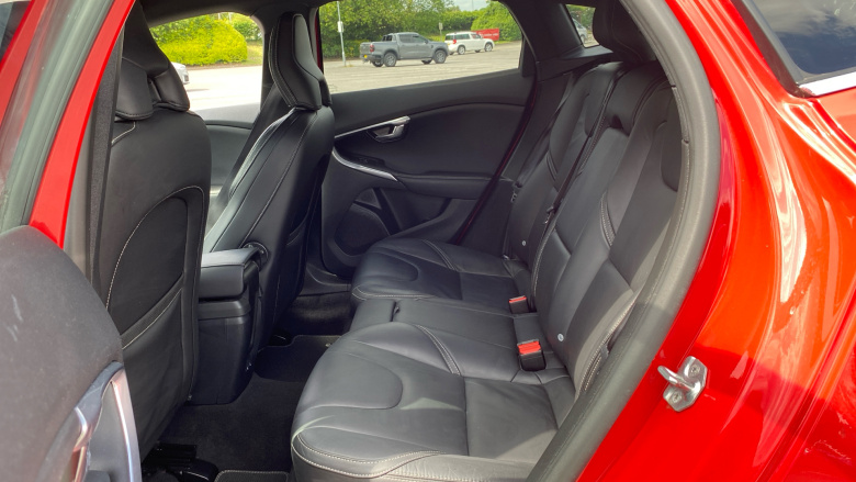 Volvo V40 T2 [122] R DESIGN Edition 5dr Petrol Hatchback